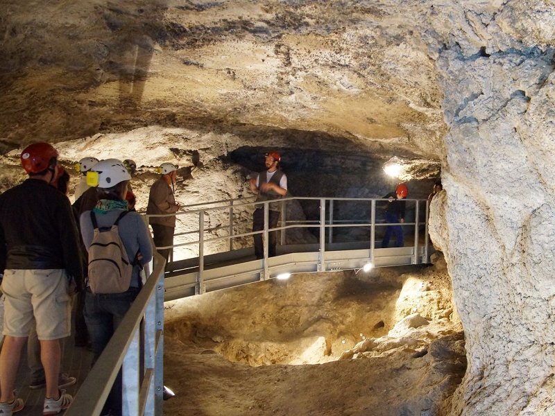 Guided tours of the Grotta di Re Tiberio