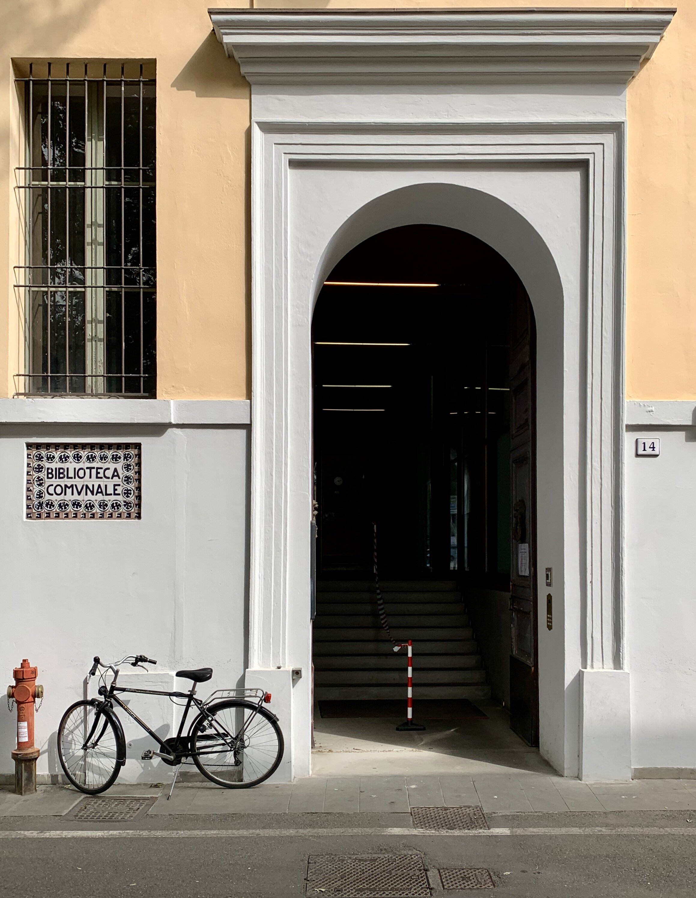 Biblioteca Manfrediana Portone Aperto