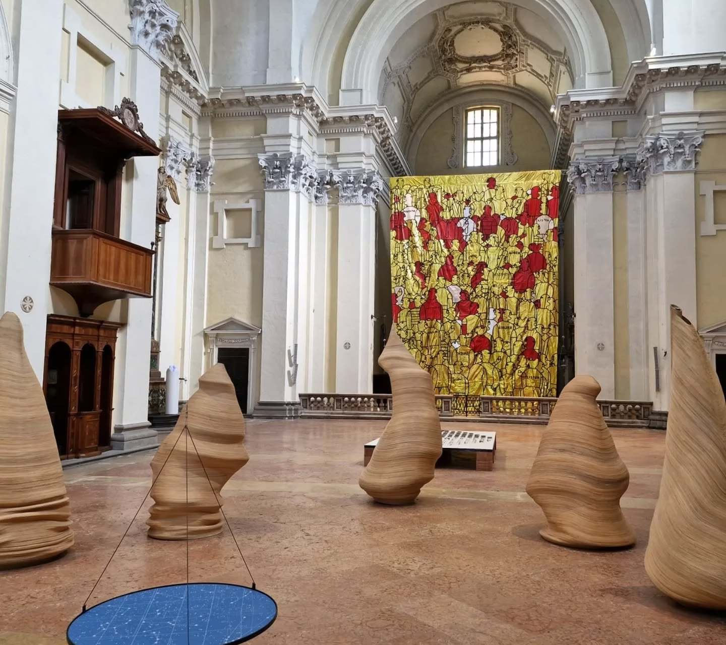 BABELE. Silenzi, attese, incontri