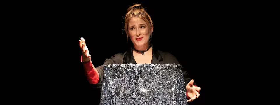 Cruda e Nuda | Stagione Teatro Masini 2025/26