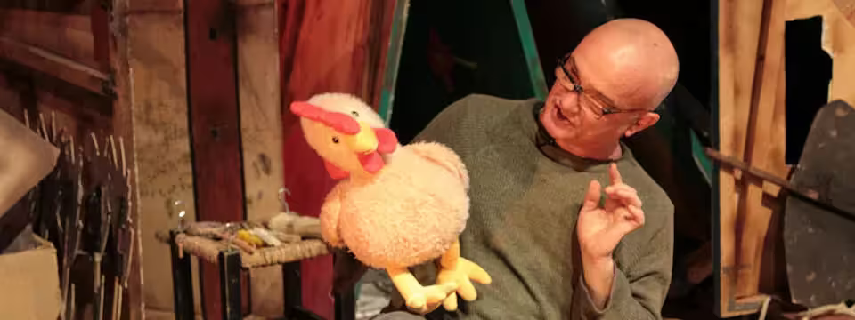 La gallinella rossa, teatro d'attore e pupazzi per famiglie | Stagione Teatrale 2026/27