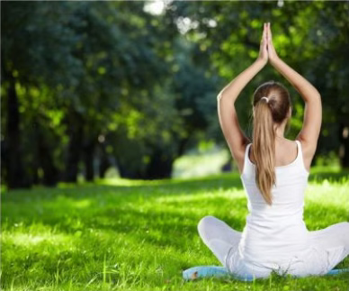 Yoga in vigna e pranzo tra i calanchi